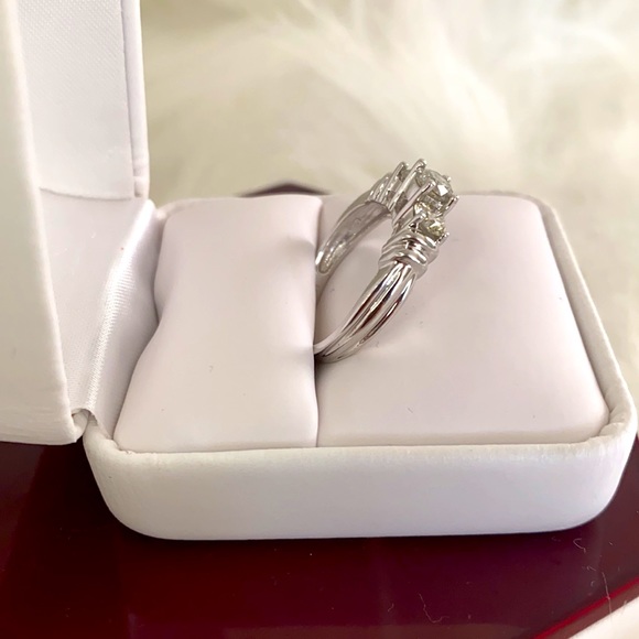 14k solid gold 1CT TW 3 stone natural diamond ring size 7 - Picture 4 of 7